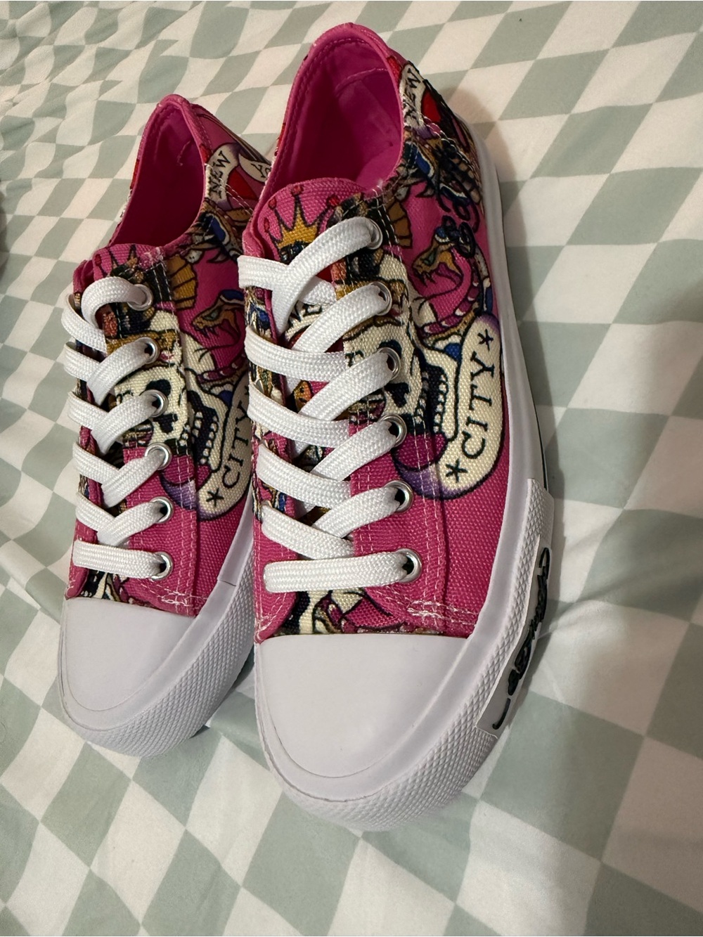Ed Hardy Pink Graphic Low-Top Lace-Up Sneakers Size 8